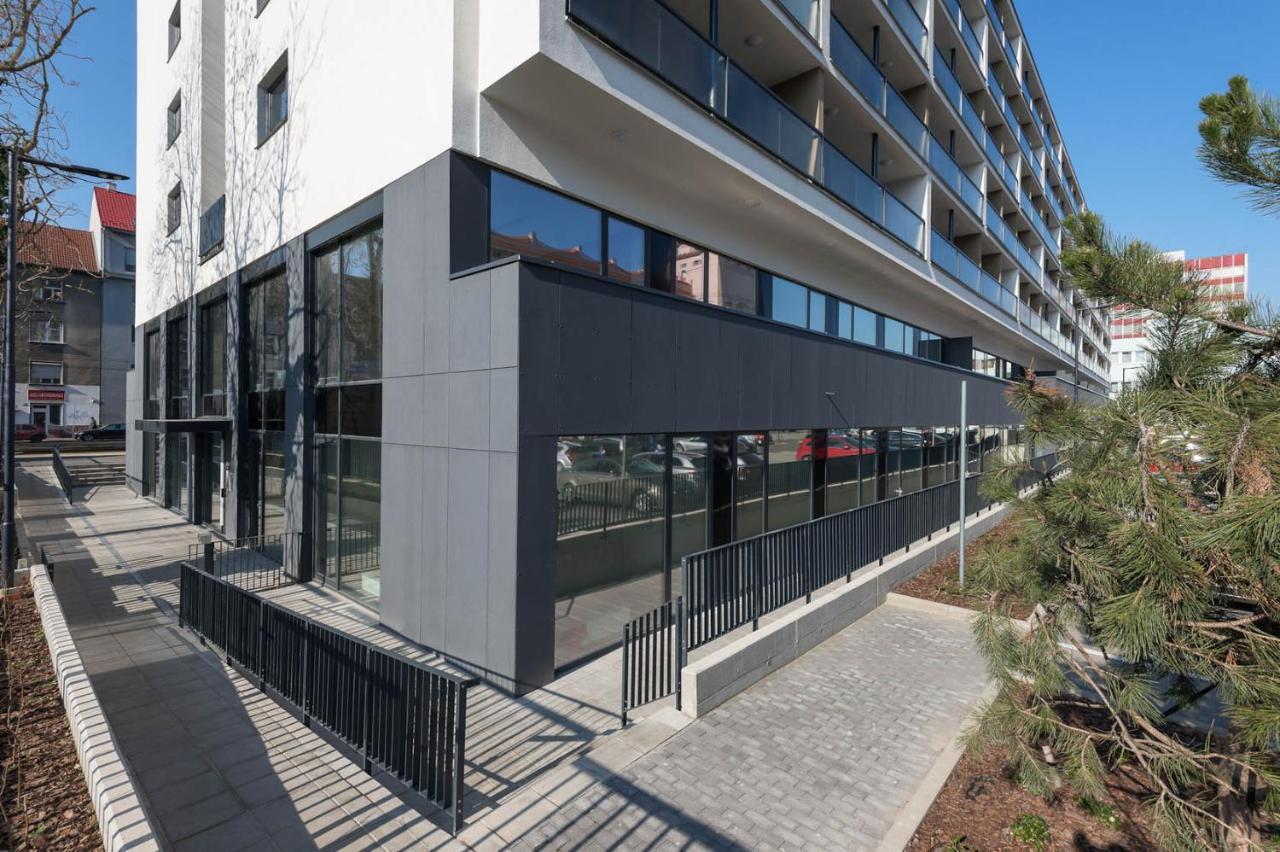 Central Point By Zoom Apartments Bratislava Eksteriør billede